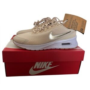 Womens Nike Air Max Nuaxis Size 7 NEW!!!!!
